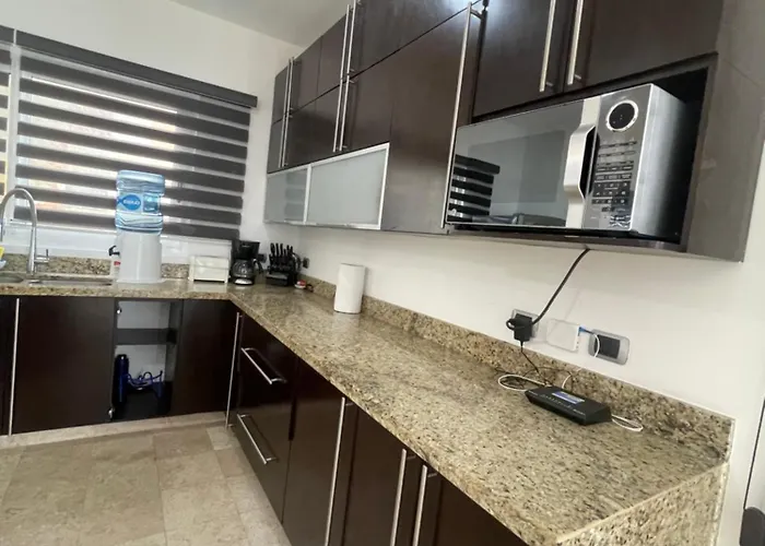 Apartamento Spacious 1 Block From The *