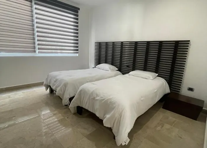 Apartamento Spacious 1 Block From The