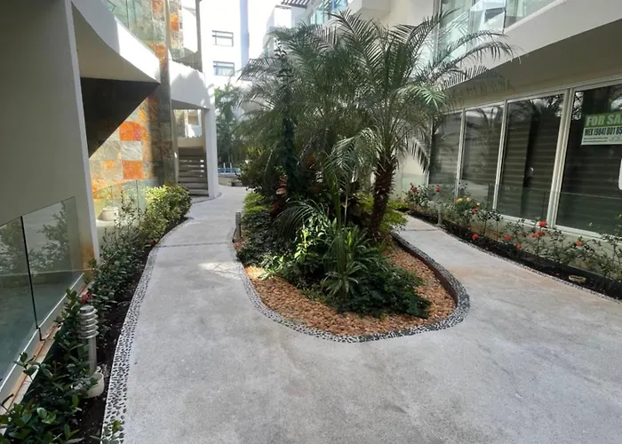 Spacious 1 Block From The Playa del Carmen