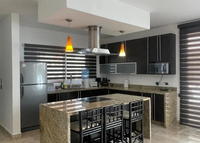 Spacious 1 Block From The * Playa del Carmen