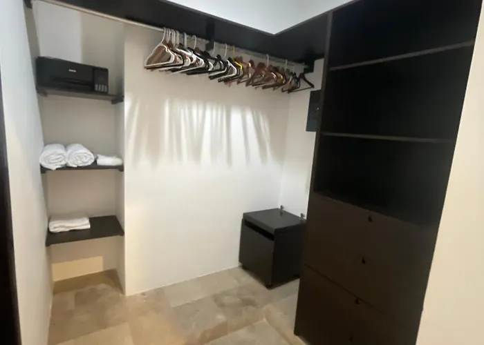 Spacious 1 Block From The Apartamento